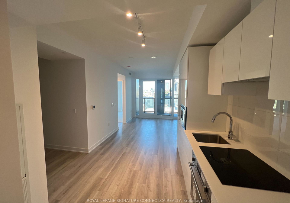 238-simcoe-street-toronto-ontario-c12976680