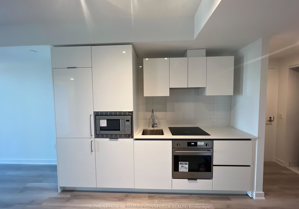 238-simcoe-street-toronto-ontario-c12976680