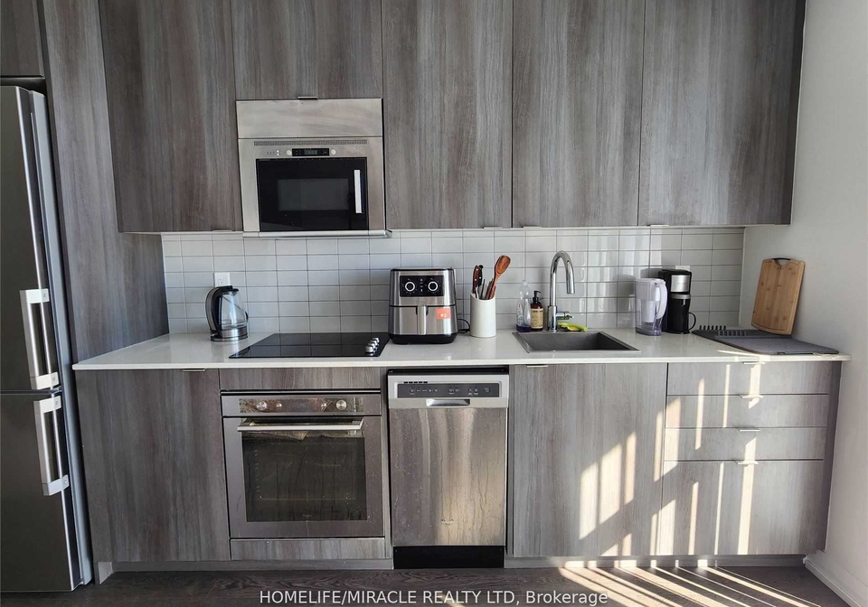 101-erskine-avenue-toronto-ontario-c12977704