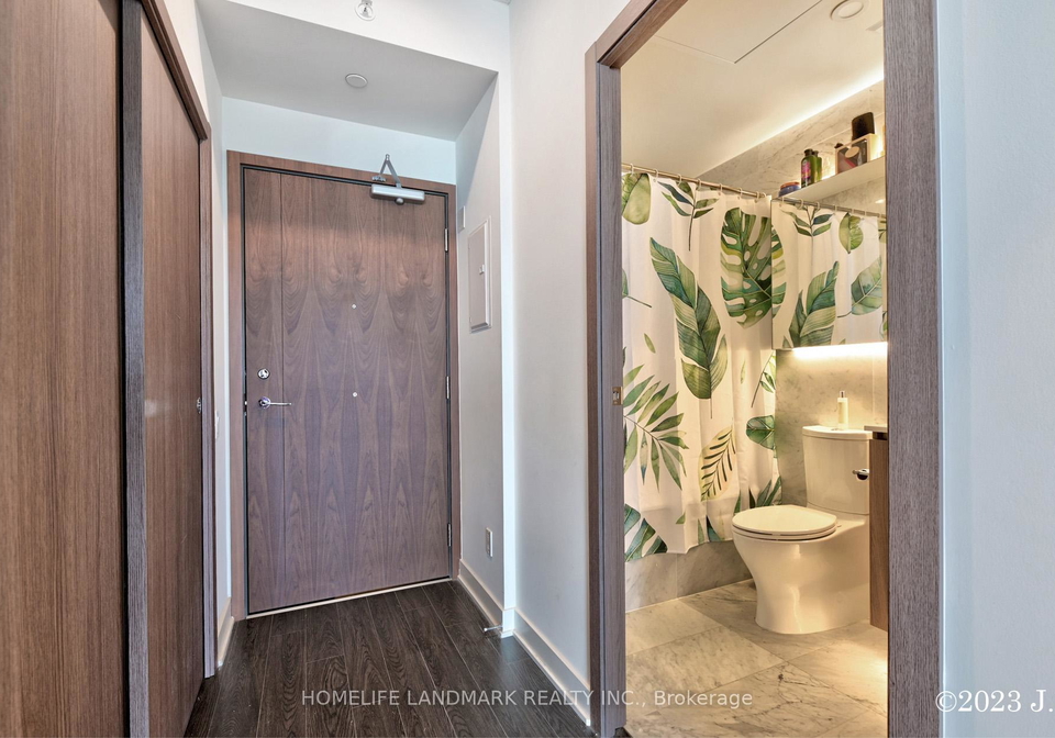 19-bathurst-street-toronto-ontario-c12977740