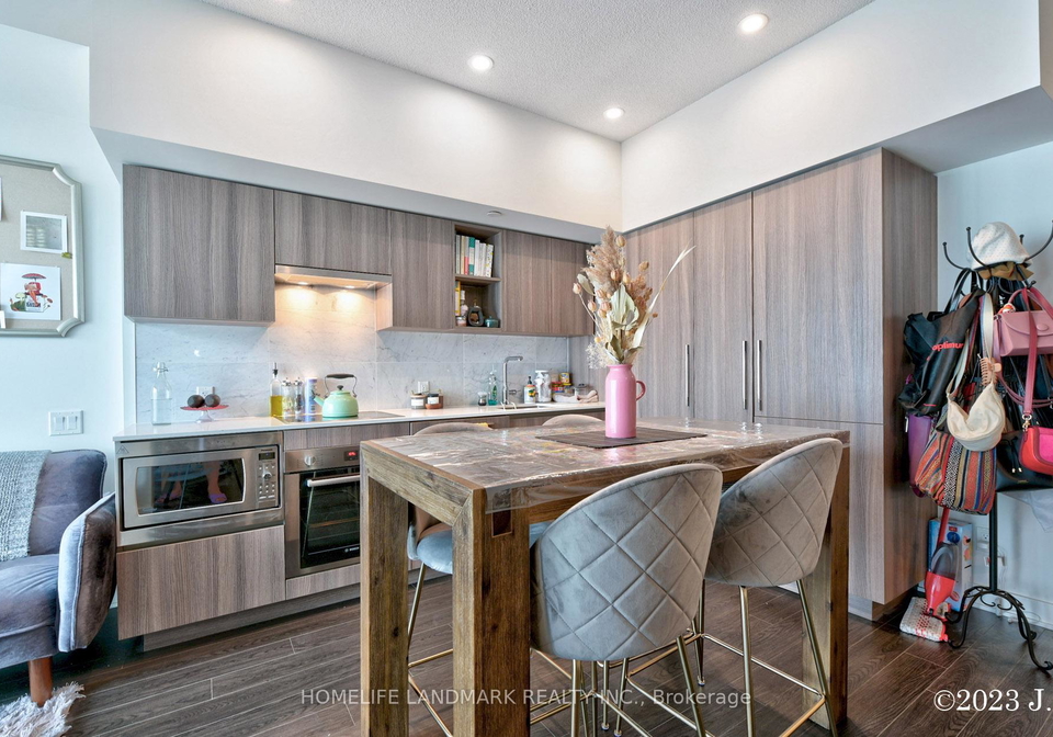 19-bathurst-street-toronto-ontario-c12977740
