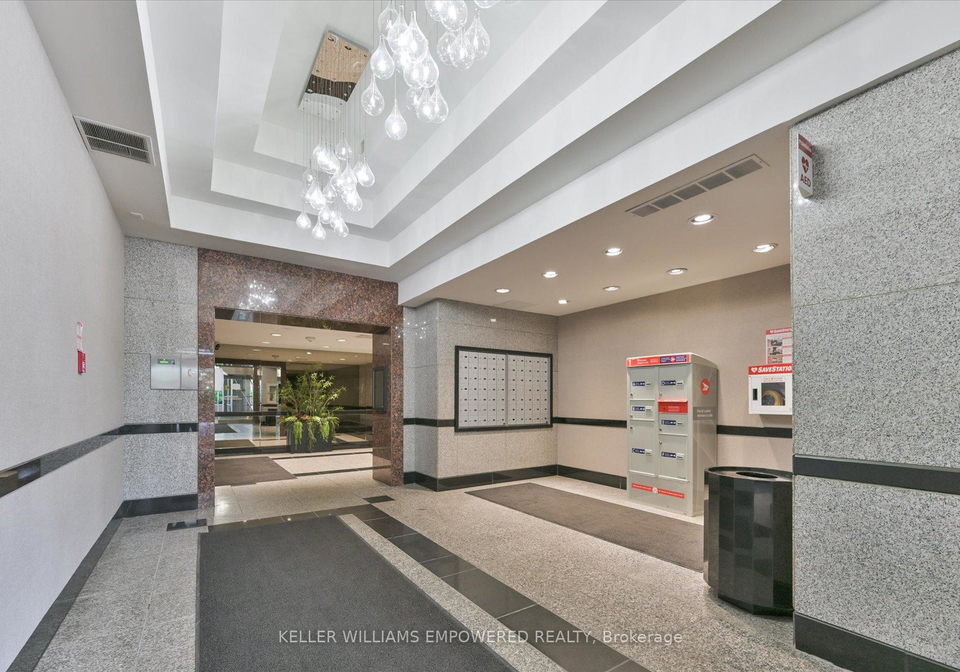 914-yonge-street-toronto-ontario-c12977864