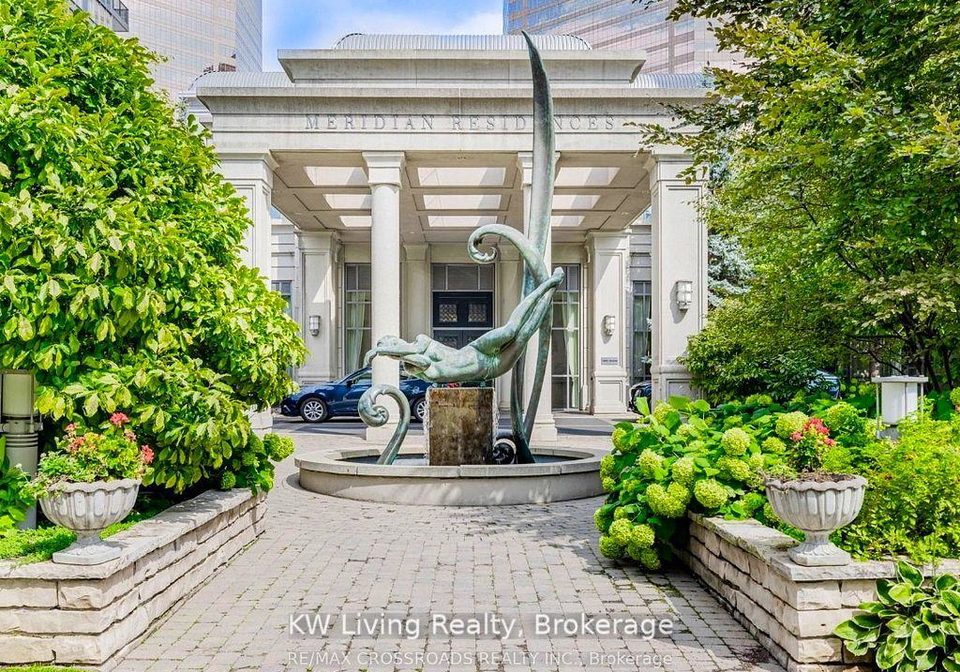 15-greenview-avenue-toronto-ontario-c12977980