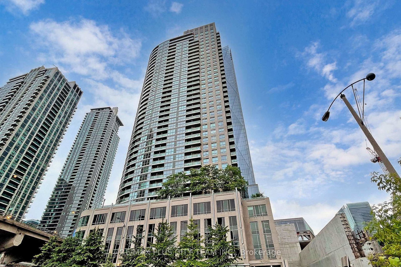 18-yonge-street-toronto-ontario-c12978158