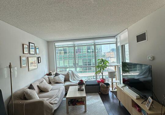 18-yonge-street-toronto-ontario-c12978158
