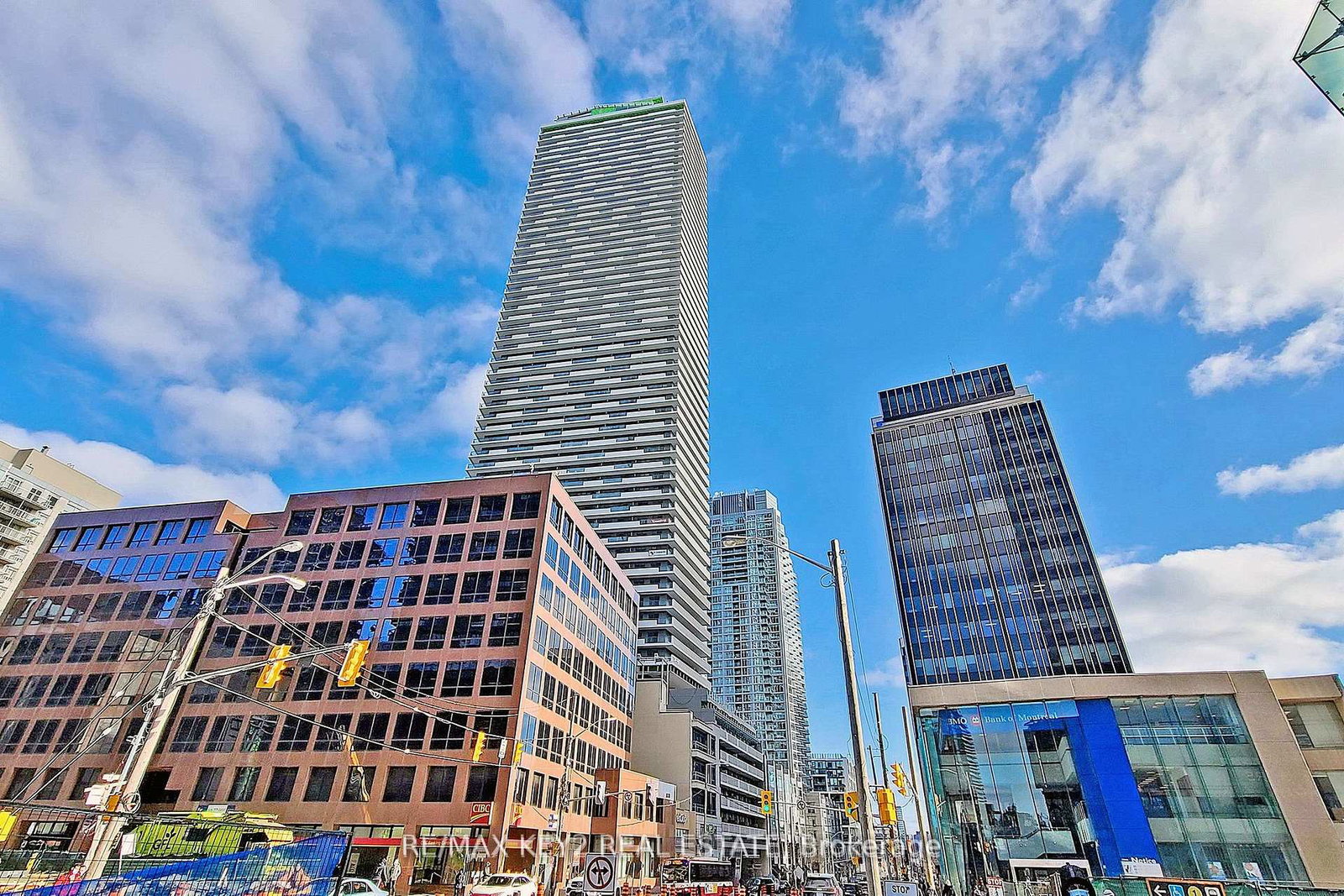 2221-yonge-street-toronto-ontario-c12979114