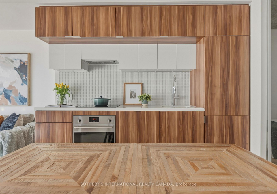 185-roehampton-avenue-toronto-ontario-c12979262