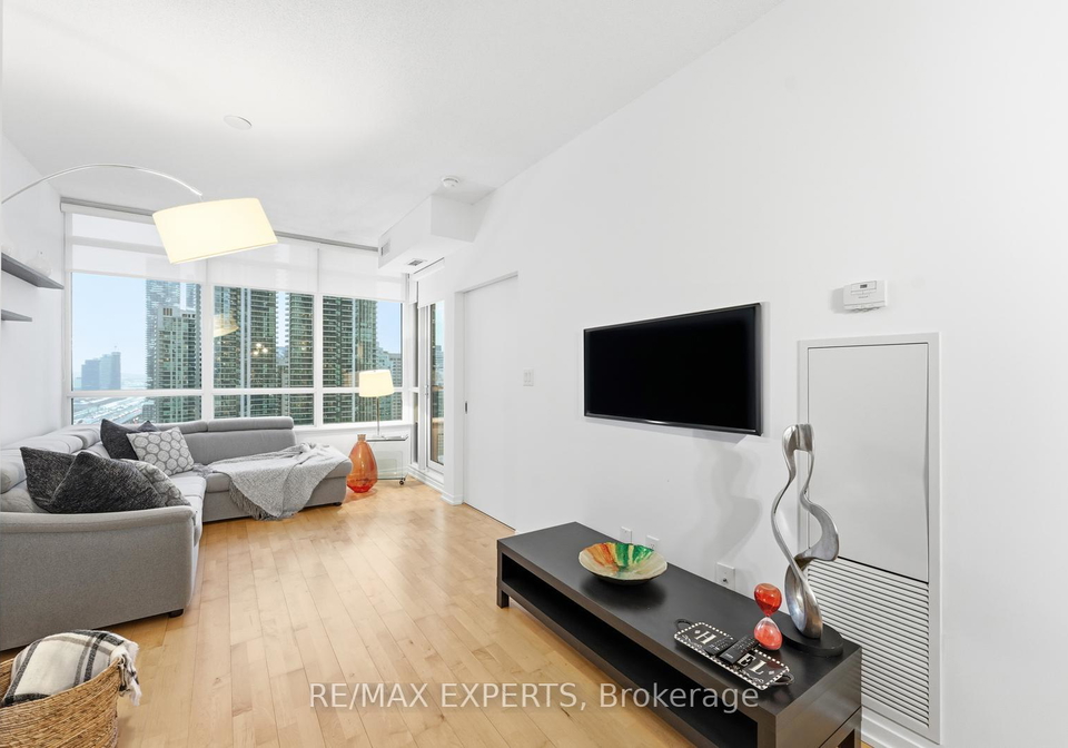 55-bremner-boulevard-toronto-ontario-c12979358