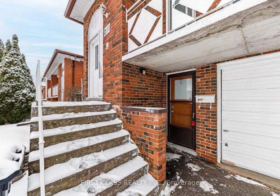 211-shawnee-circle-north-york-ontario-c12979840