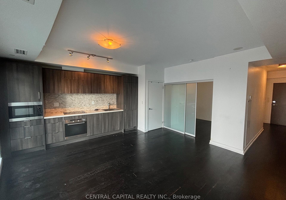21-widmer-street-toronto-ontario-c12980018