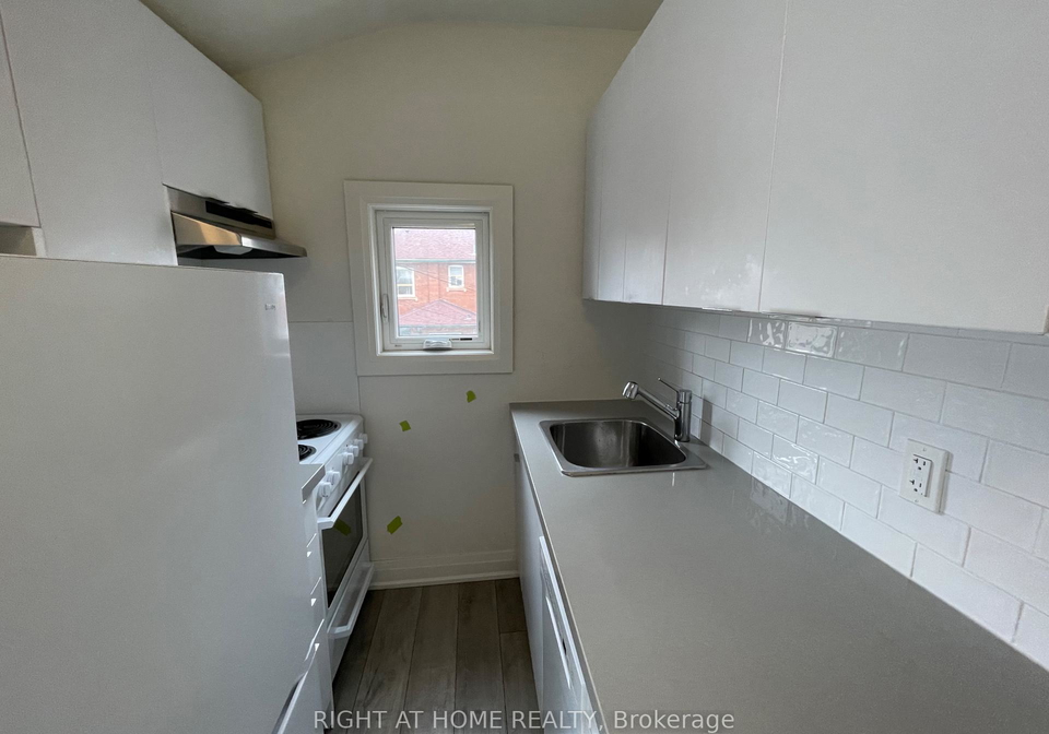 380-northcliffe-boulevard-toronto-ontario-c12980058
