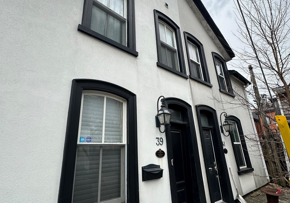 39-bishop-street-toronto-ontario-c12980460