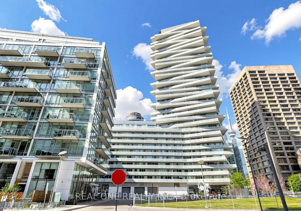 15-queens-quay-e-toronto-ontario-c12980570