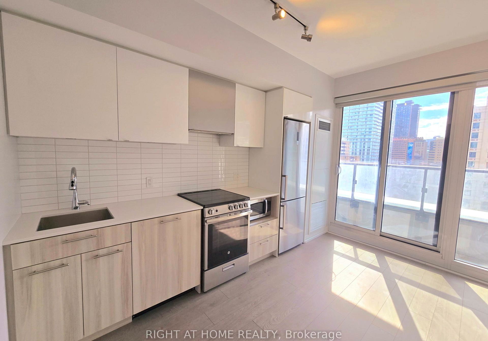 251-jarvis-street-toronto-ontario-c12980642