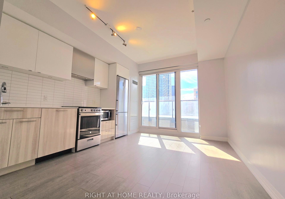 251-jarvis-street-toronto-ontario-c12980642
