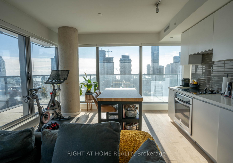 60-colborne-street-toronto-ontario-c12981106
