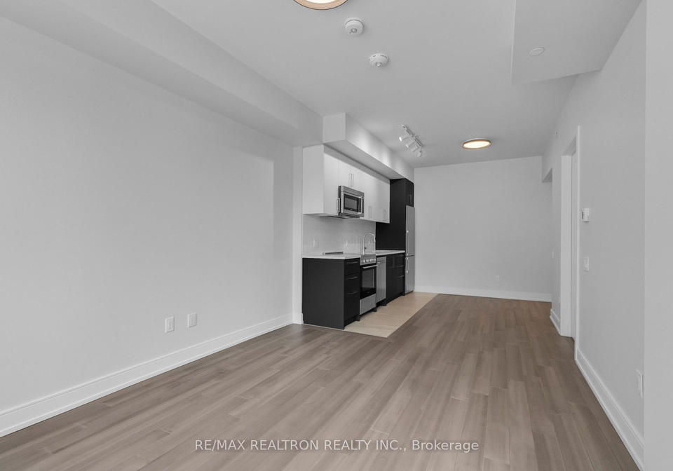 664-spadina-avenue-toronto-ontario-c12981548