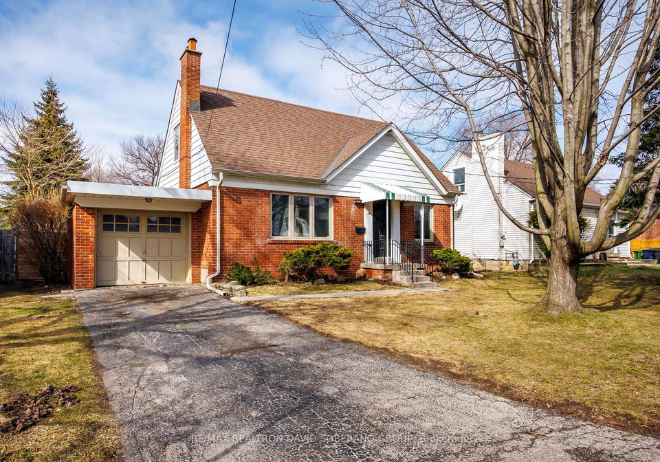 38-touraine-avenue-toronto-ontario-c12981576
