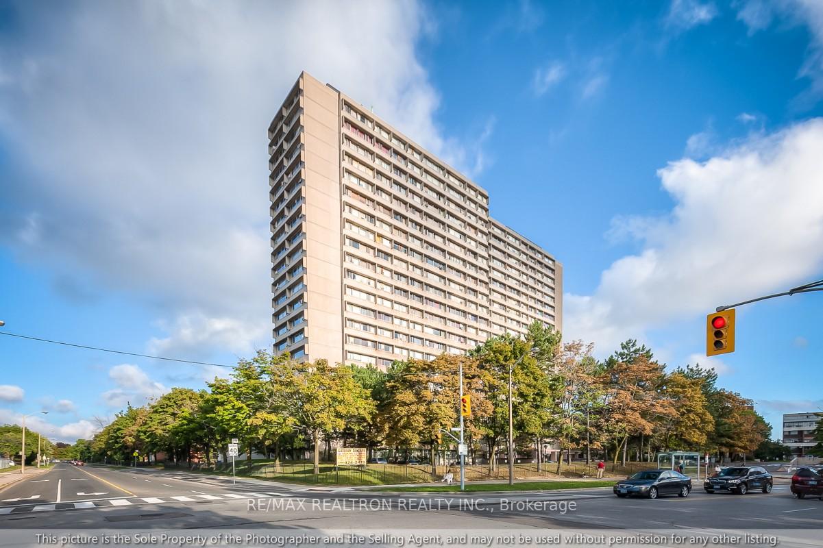 100-leeward-glenway-east-york-ontario-c12981882