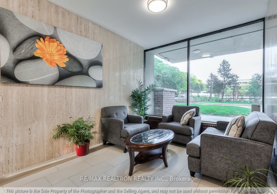 100-leeward-glenway-east-york-ontario-c12981882