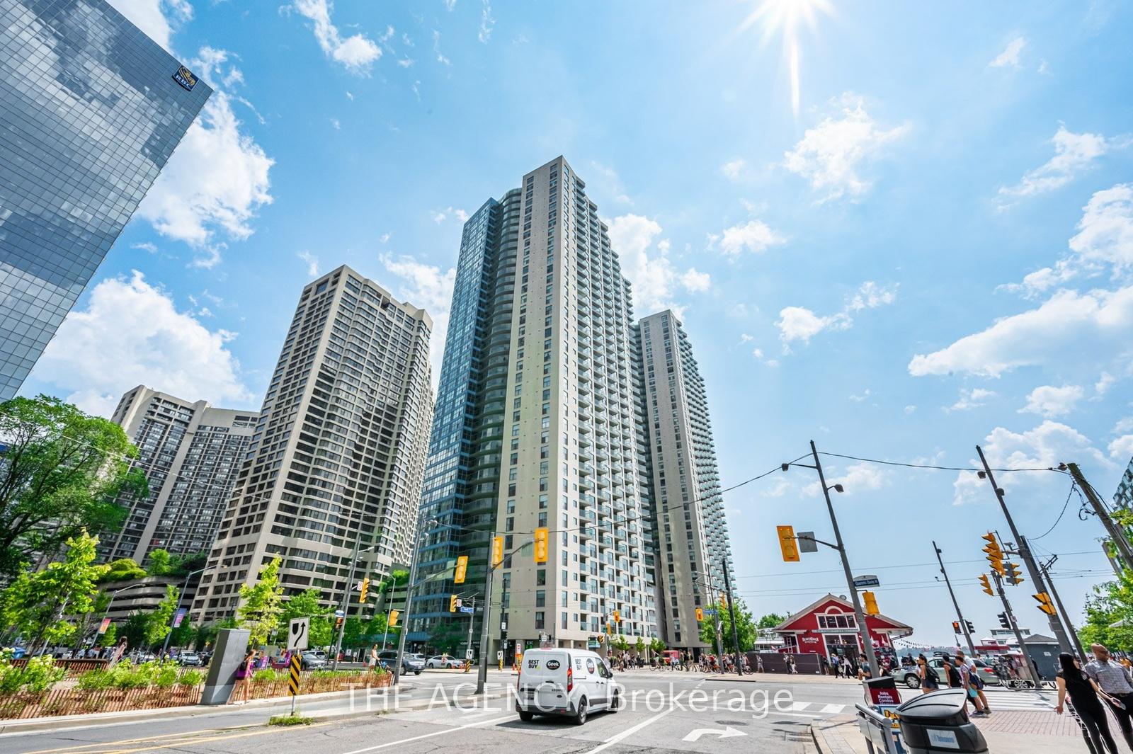 99-harbour-square-toronto-ontario-c12982496