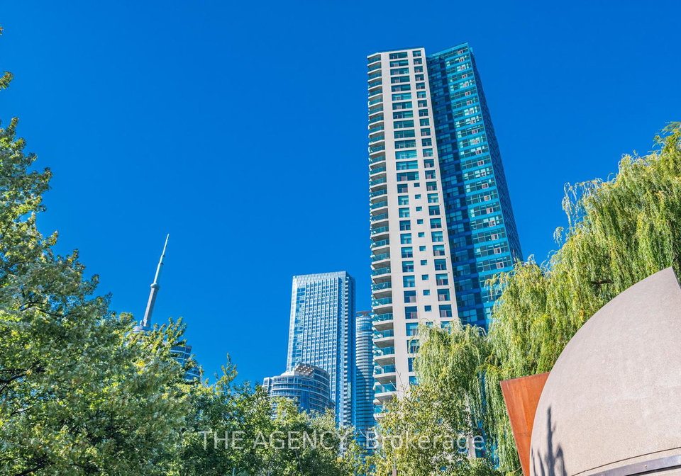 99-harbour-square-toronto-ontario-c12982496