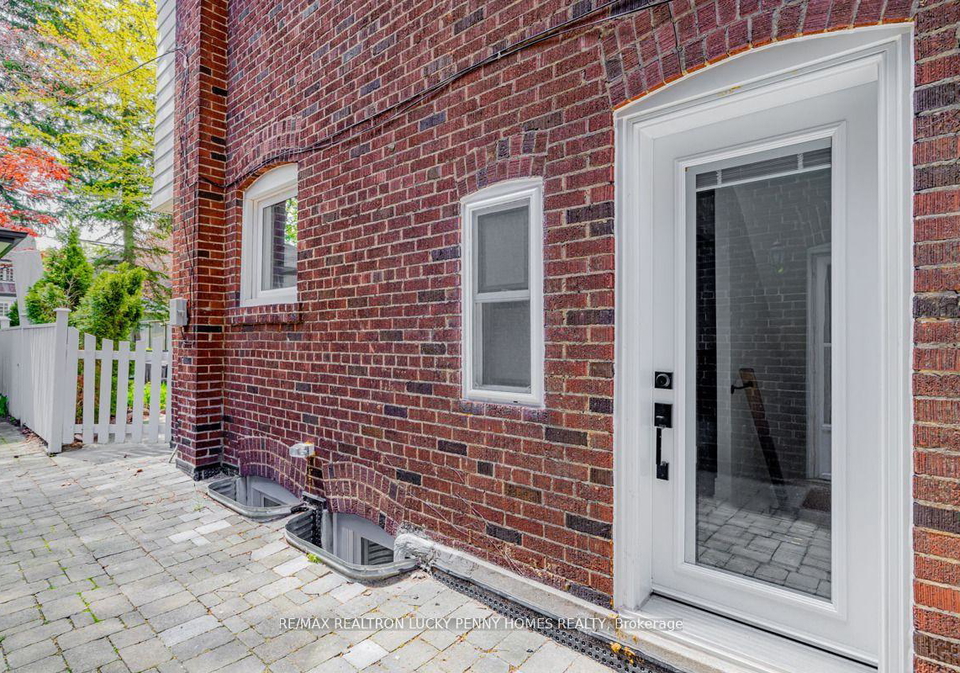 37-chudleigh-avenue-toronto-ontario-c12982588