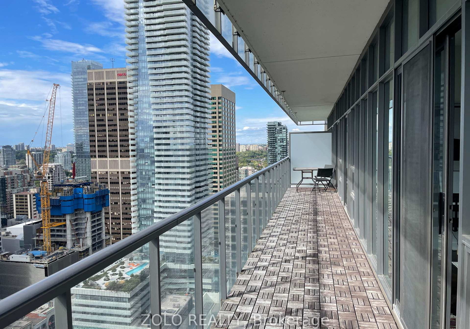 33-charles-street-e-toronto-ontario-c12982606