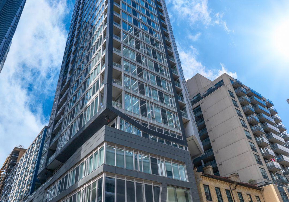 68-shutter-street-toronto-ontario-c12982908
