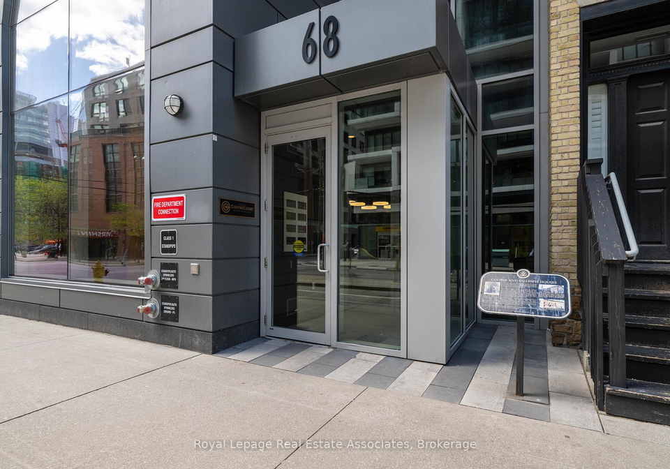 68-shutter-street-toronto-ontario-c12982908