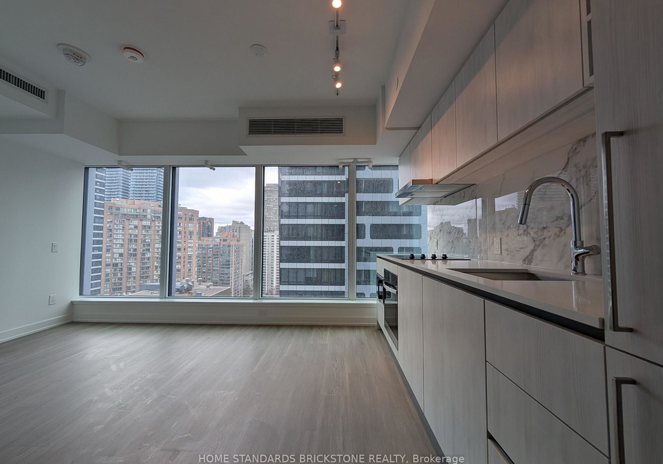 8-wellesley-street-w-toronto-ontario-c12983222