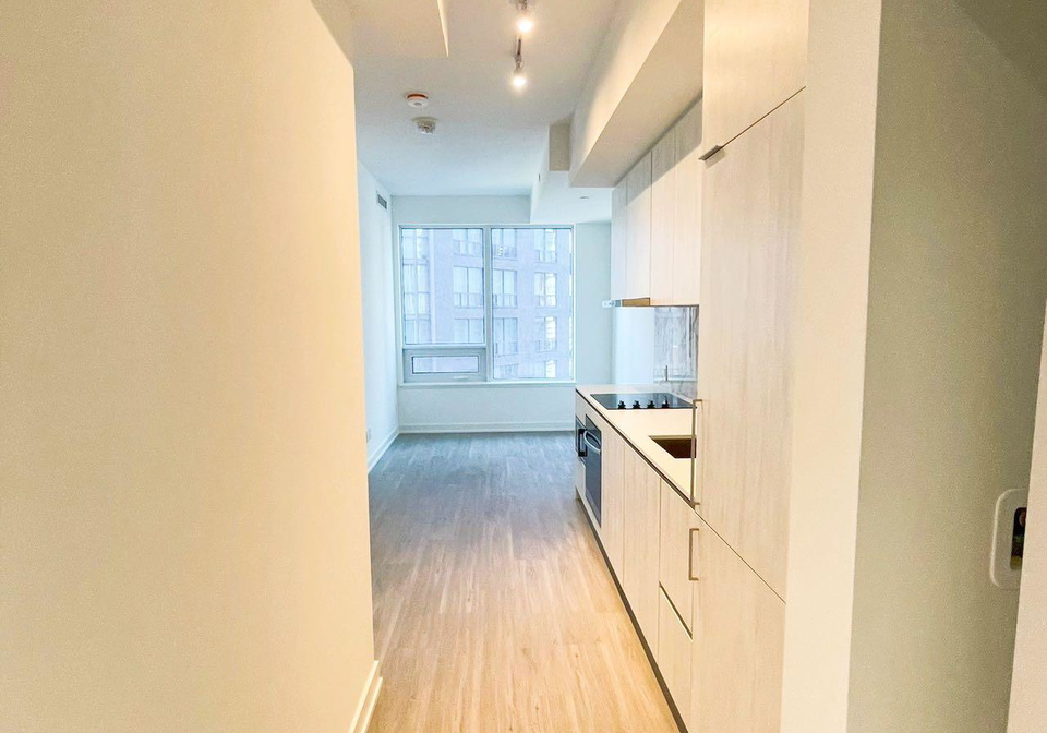 8-wellesley-street-w-toronto-ontario-c12983604