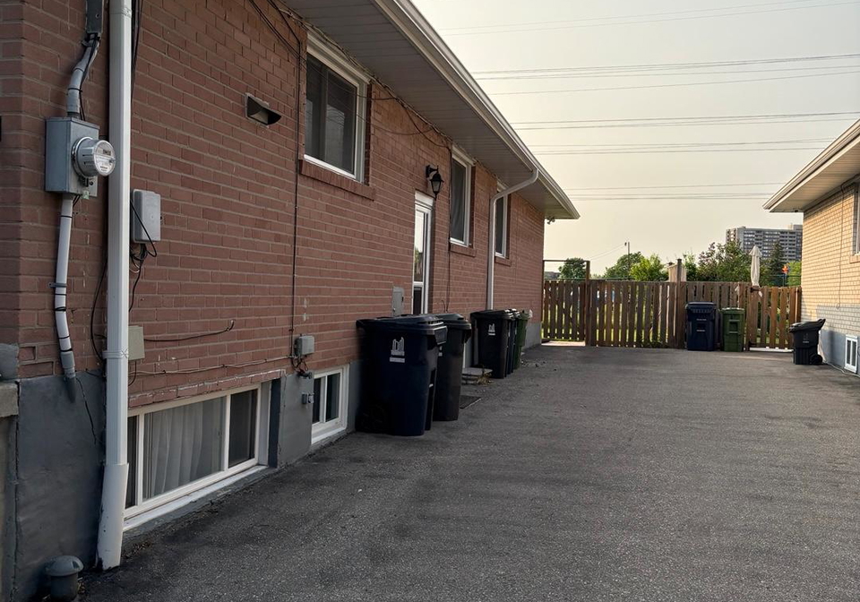 4-ailsa-craig-court-toronto-ontario-c12983838