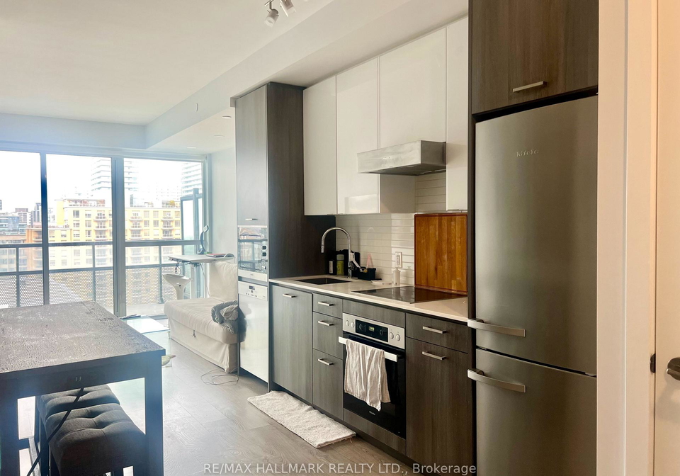 11-lillian-street-toronto-ontario-c12984228