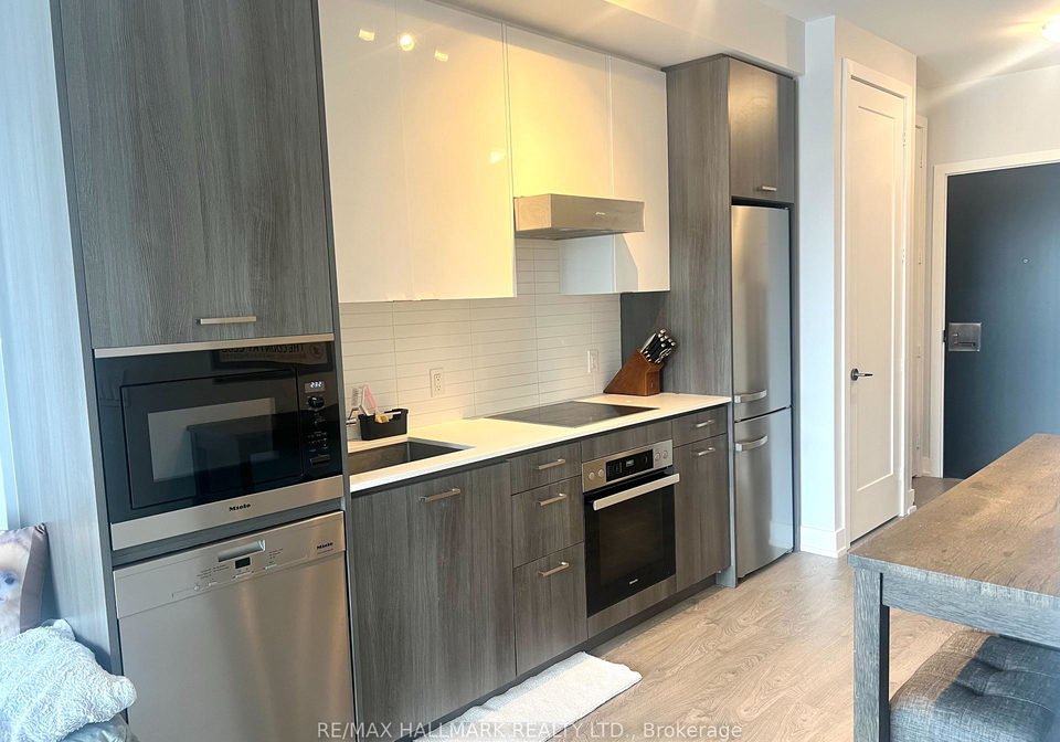 11-lillian-street-toronto-ontario-c12984228