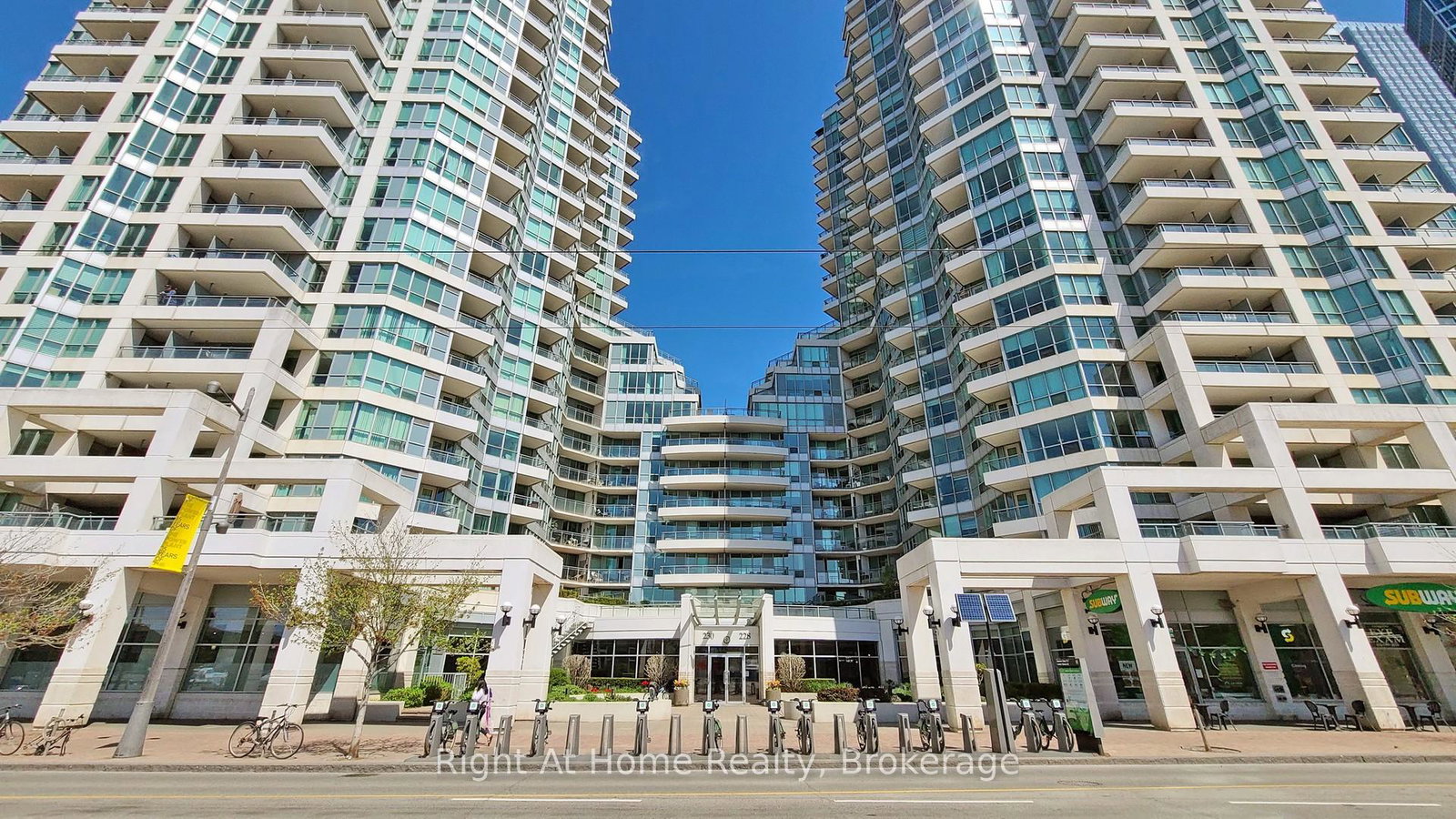 228-queens-quay-w-toronto-ontario-c12984440