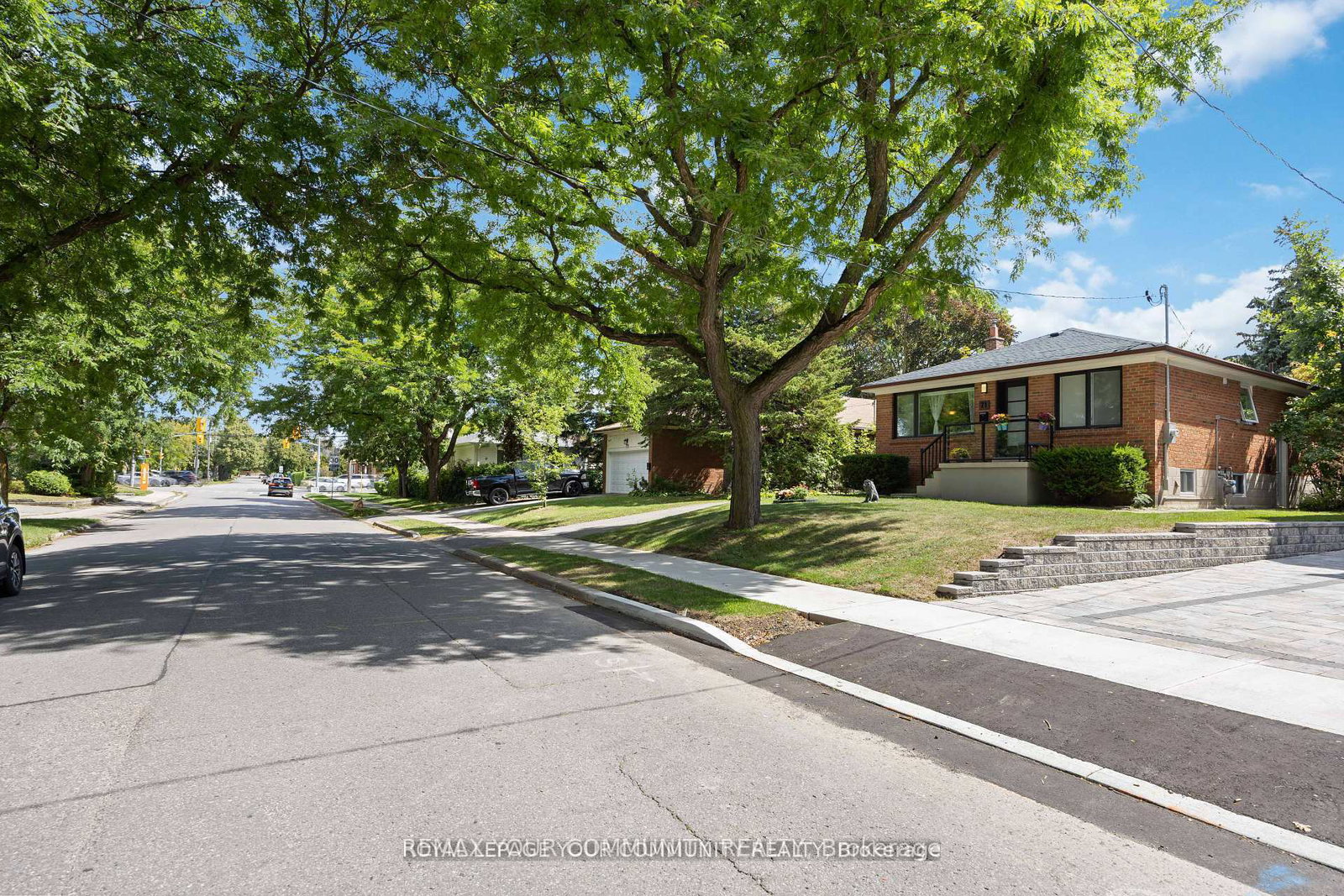 71-centre-avenue-s-north-york-ontario-c12984514