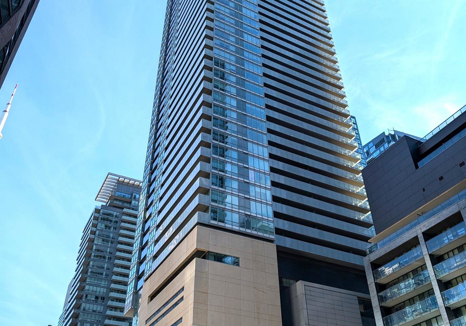 80-john-street-toronto-ontario-c12985306