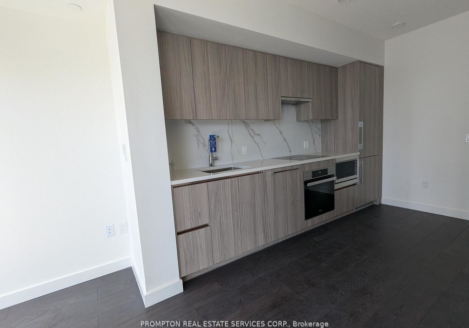 1-concord-cityplace-way-toronto-ontario-c12985452