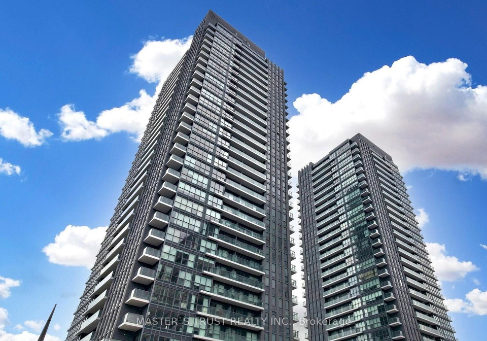 2-sonic-way-east-york-ontario-c12985608