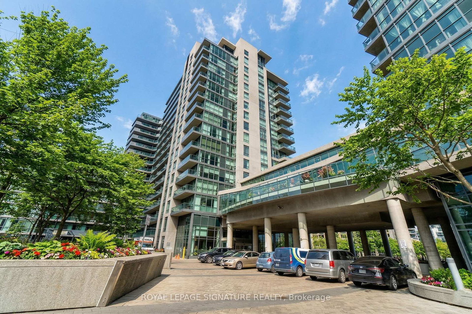 209-fort-york-boulevard-toronto-ontario-c12985696