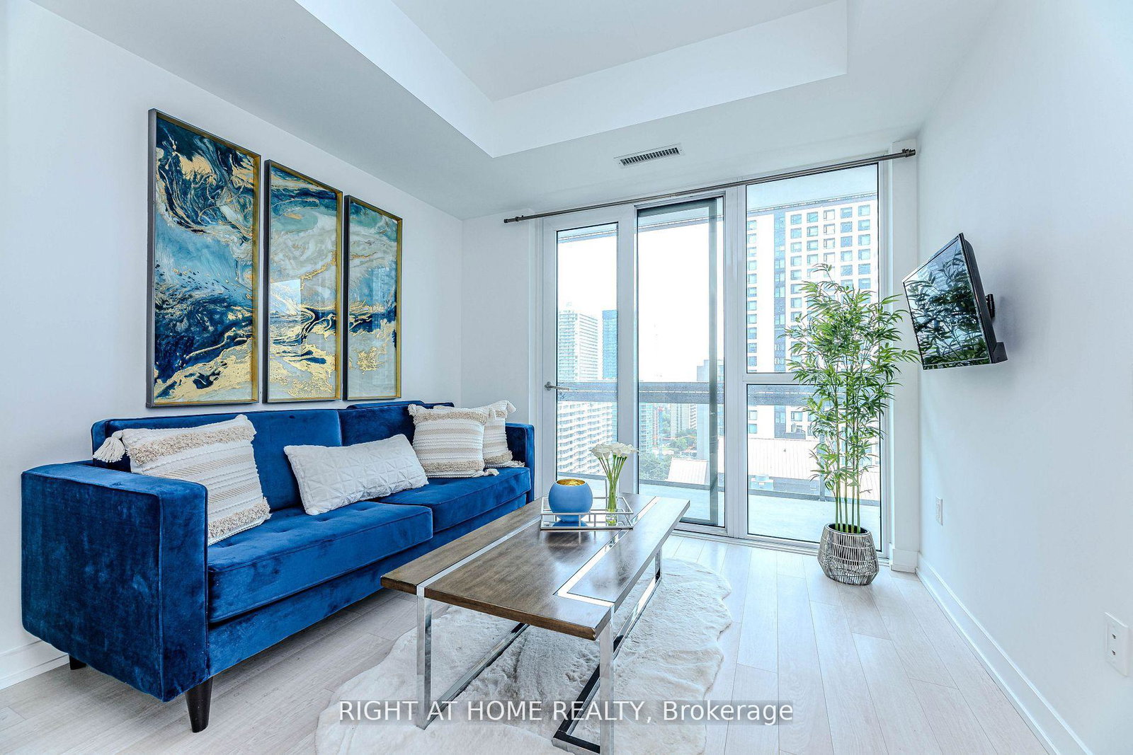 39-roehampton-avenue-toronto-ontario-c12985930