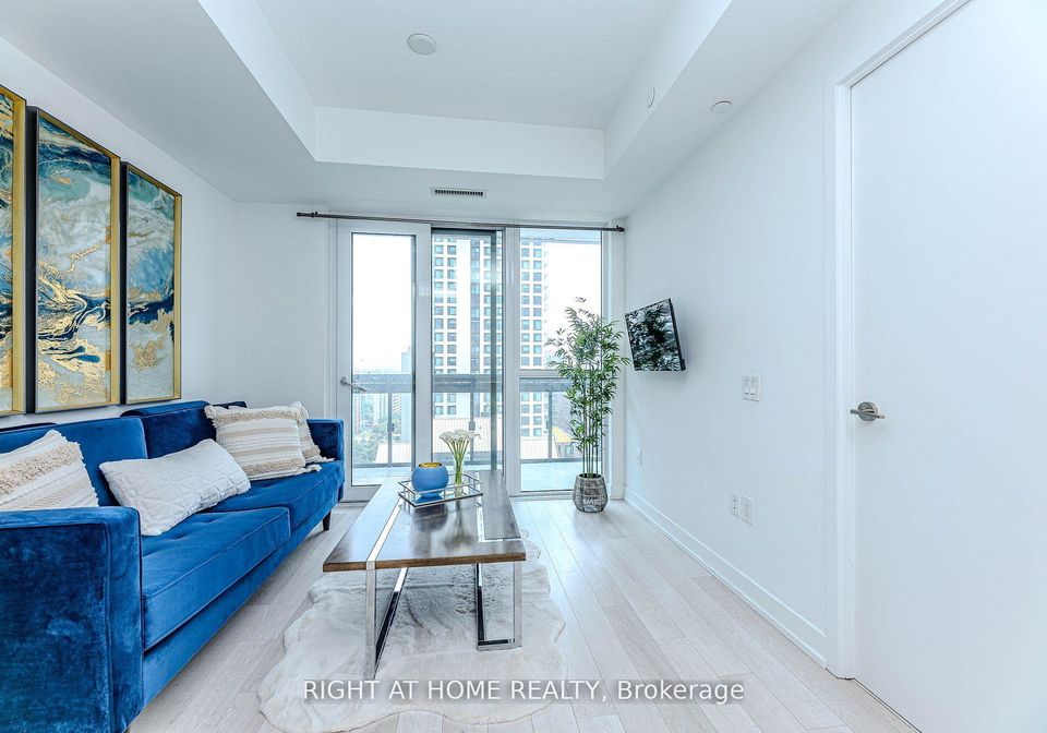 39-roehampton-avenue-toronto-ontario-c12985930