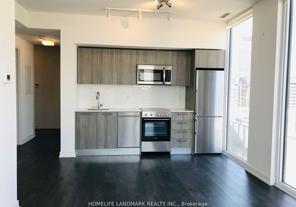 28-wellesley-street-e-toronto-ontario-c12986052