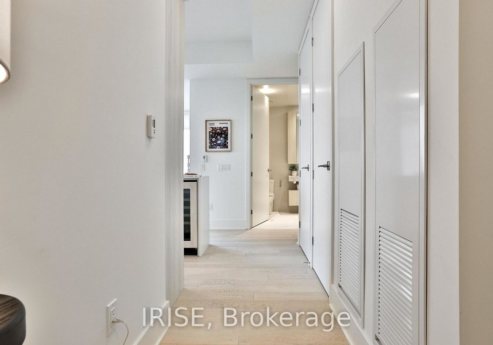 11-yorkville-avenue-toronto-ontario-c12986132