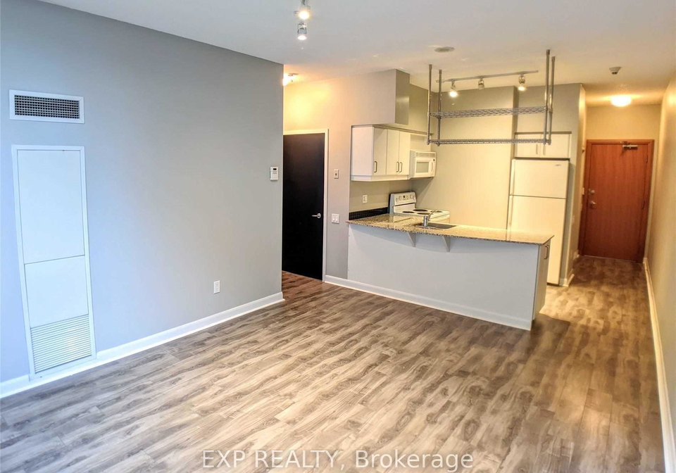 33-sheppard-avenue-e-north-york-ontario-c12986462