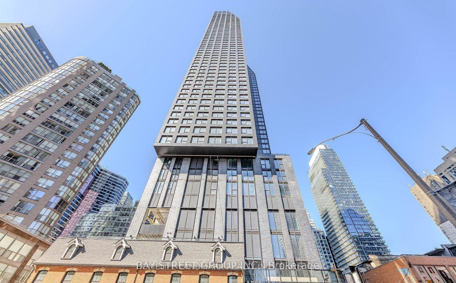 8-wellesley-street-w-toronto-ontario-c12986502