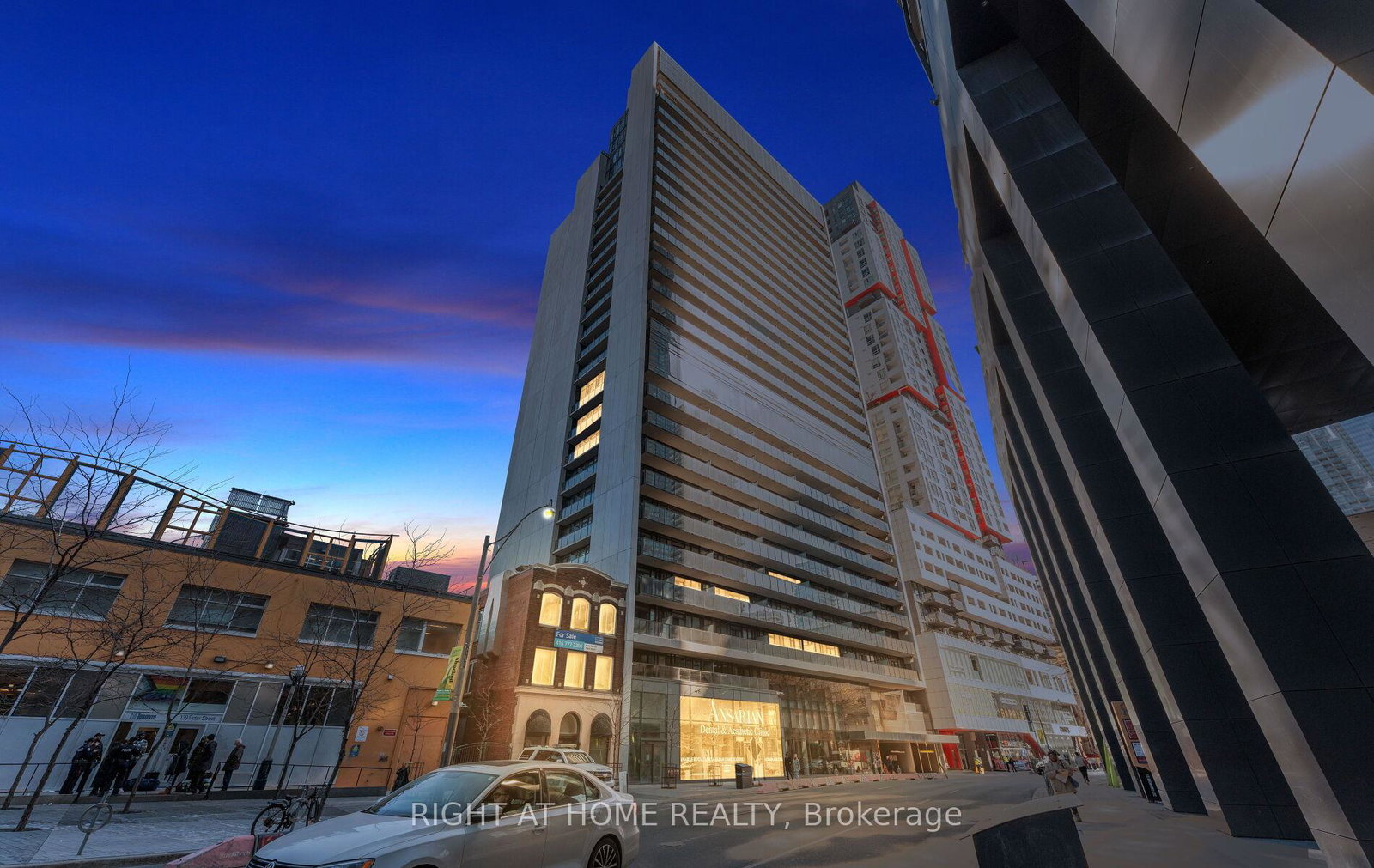330-richmond-street-w-toronto-ontario-c12986570