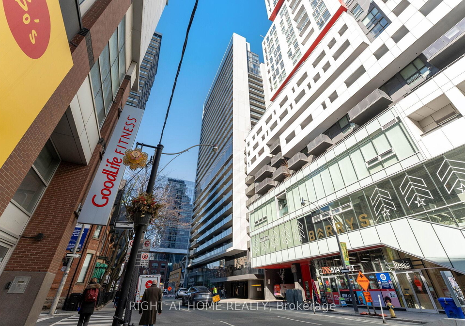 330-richmond-street-w-toronto-ontario-c12986570