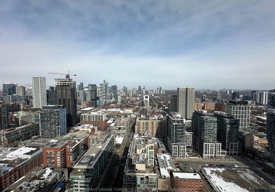 180-front-street-e-toronto-ontario-c12986586
